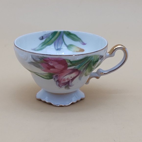 Tea Cup and Saucer by Ucagco - Picture 4 of 11